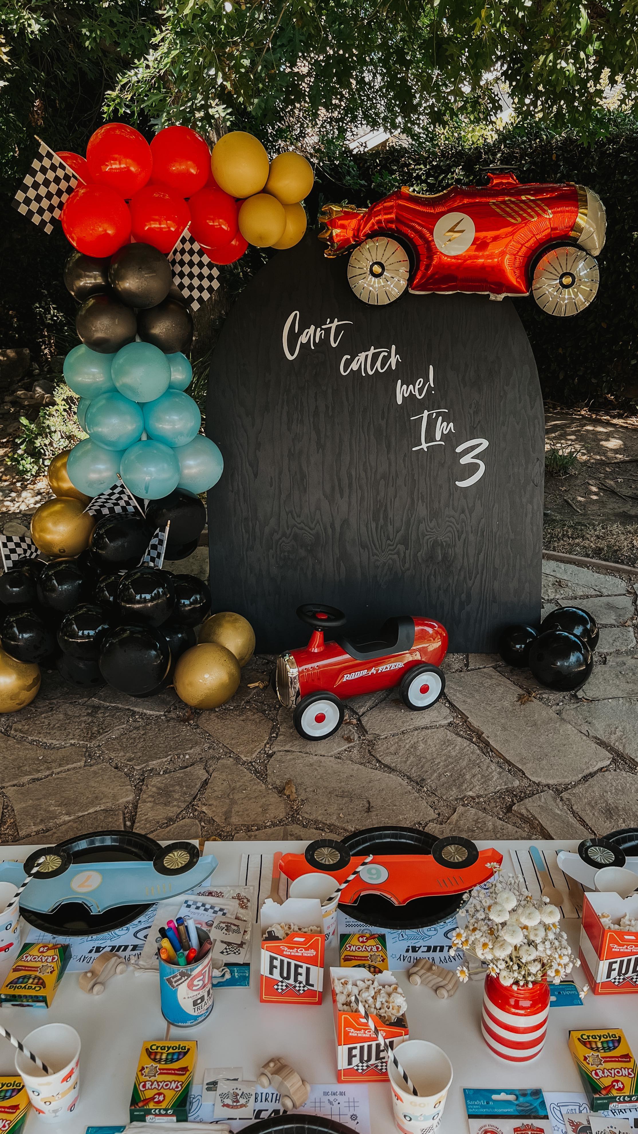 Can’t Catch Me, I’m 3! 🏎 All the race car party details are on the blog today with links and DIYs! 

#racecars #birthdayparty #3rdbirthday #toddlerbirthday #racecarbirthday #partydecorations #diyparty #kidsbirthday #kidsparties #cantcatchme