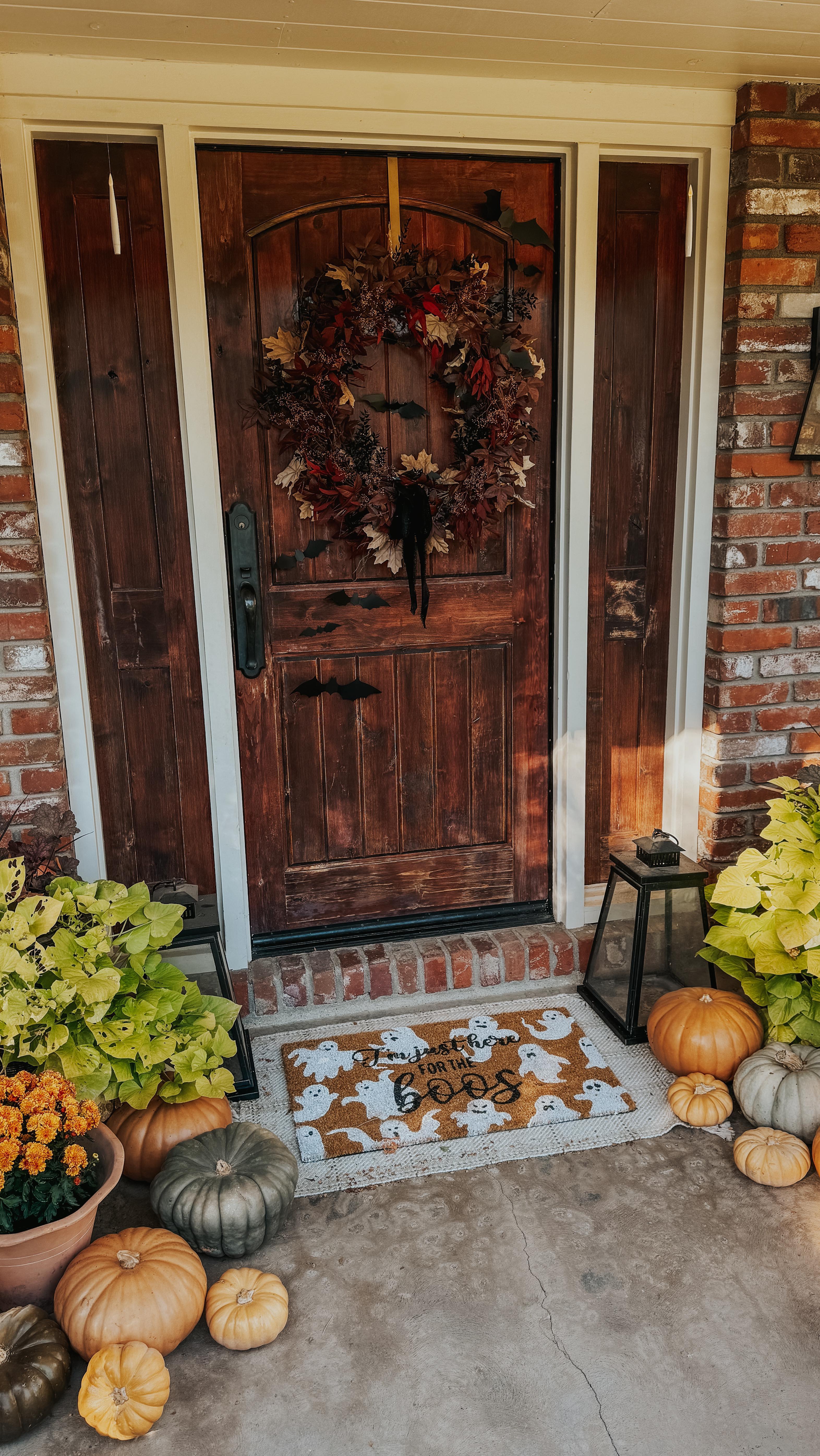 How to make any fall wreath just the right amount of spooky for Halloween:

1.  Cut black florals into small pieces (spray painted eucalyptus is great too)
2.  Stick/hot glue into wreath
3.  Add bats, spiders, or small skeletons 

You’re welcome. 💀🦇🤍

Comment SPOOKY below to receive a DM with the link to shop this post on my LTK ⬇ https://liketk.it/4UCuE #ltkhalloween #ltkhome #ltkseasonal